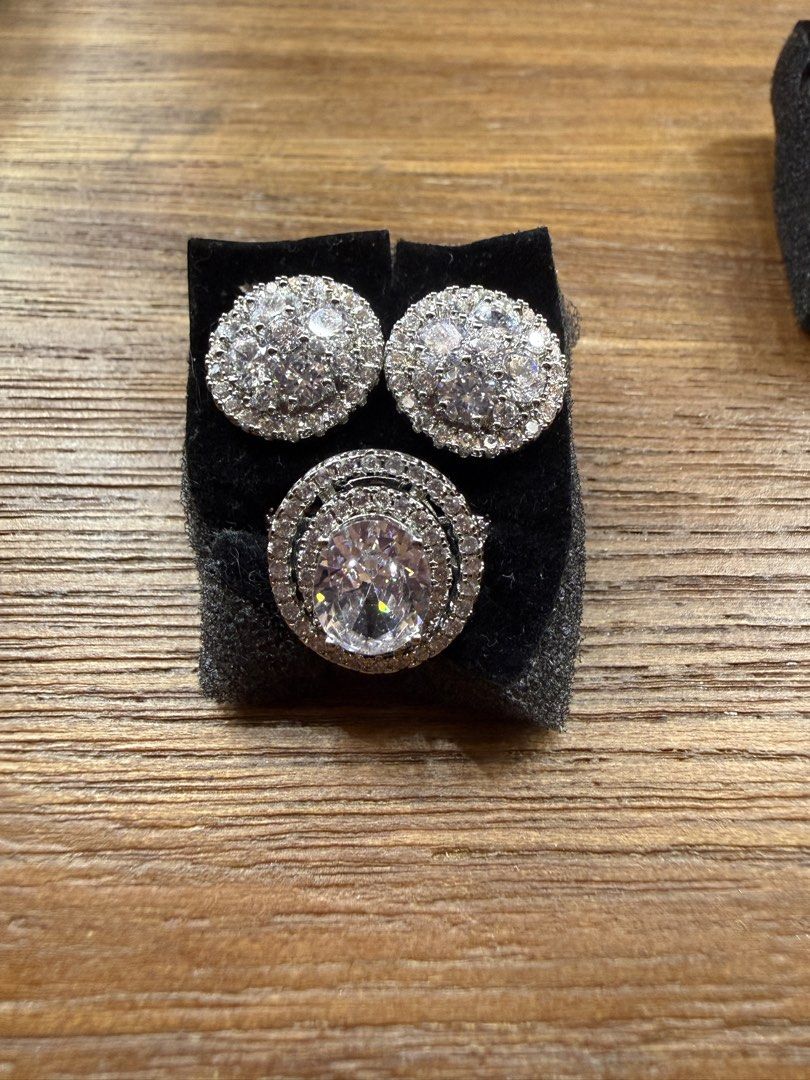 Silver Fancy Jewelry Set #1 (Category: Other Accessories) located in Iloilo. Submitted by dabyladaby2 (Listing ID 1467680111, Image 1). Description: Brand New Fancy Jewelry Only Not Pawnable Ring Size -6.