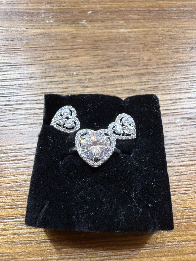 Silver Hearts Fancy Jewelry Set #2 (Category: Other Accessories) located in Iloilo. Submitted by dabyladaby2 (Listing ID 1467680558, Image 1). Description: Brand New Fancy Jewelry Only Not Pawnable Ring -size 6.