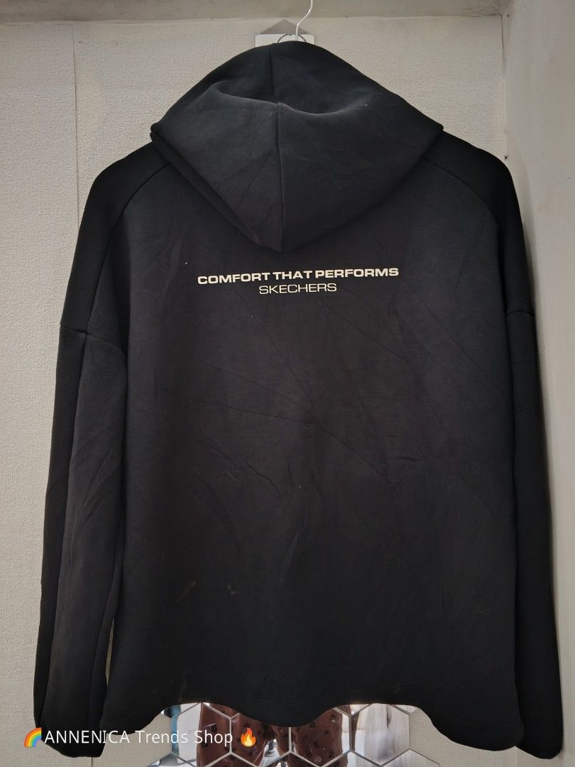 SKECHERS Hoodie (Category: Coats, Jackets and Outerwear) located in Bulacan. Submitted by annenicathriftthriftlang (Listing ID 1467624027, Image 3). Description: SKECHERS Performance Hoodie Black - XL 23-24" PTP x 28" Length | Fits L-XL | 9/10 Full zip with hood - makapal, pang gym / jogging / bike / travel / lamig ₱550 ONLY 📍 Store Pick-up: ANNENICA Trends Shop EMA Town Center Meycauayan Bulacan 📦 Shipping Available Keywords: skechers hoodie, 