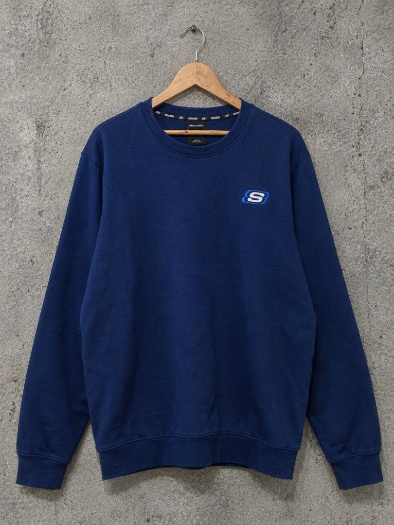 Skechers Pullover (Category: Coats, Jackets and Outerwear) located in Manila. Submitted by 322thriftshop (Listing ID 1467831726, Image 1). Description: SKECHERS PULLOVERM • L'28.5 x W'24 • SIZE: XL •COLOR RATE: 9.8/10 •CONDITION: AS NEW.
