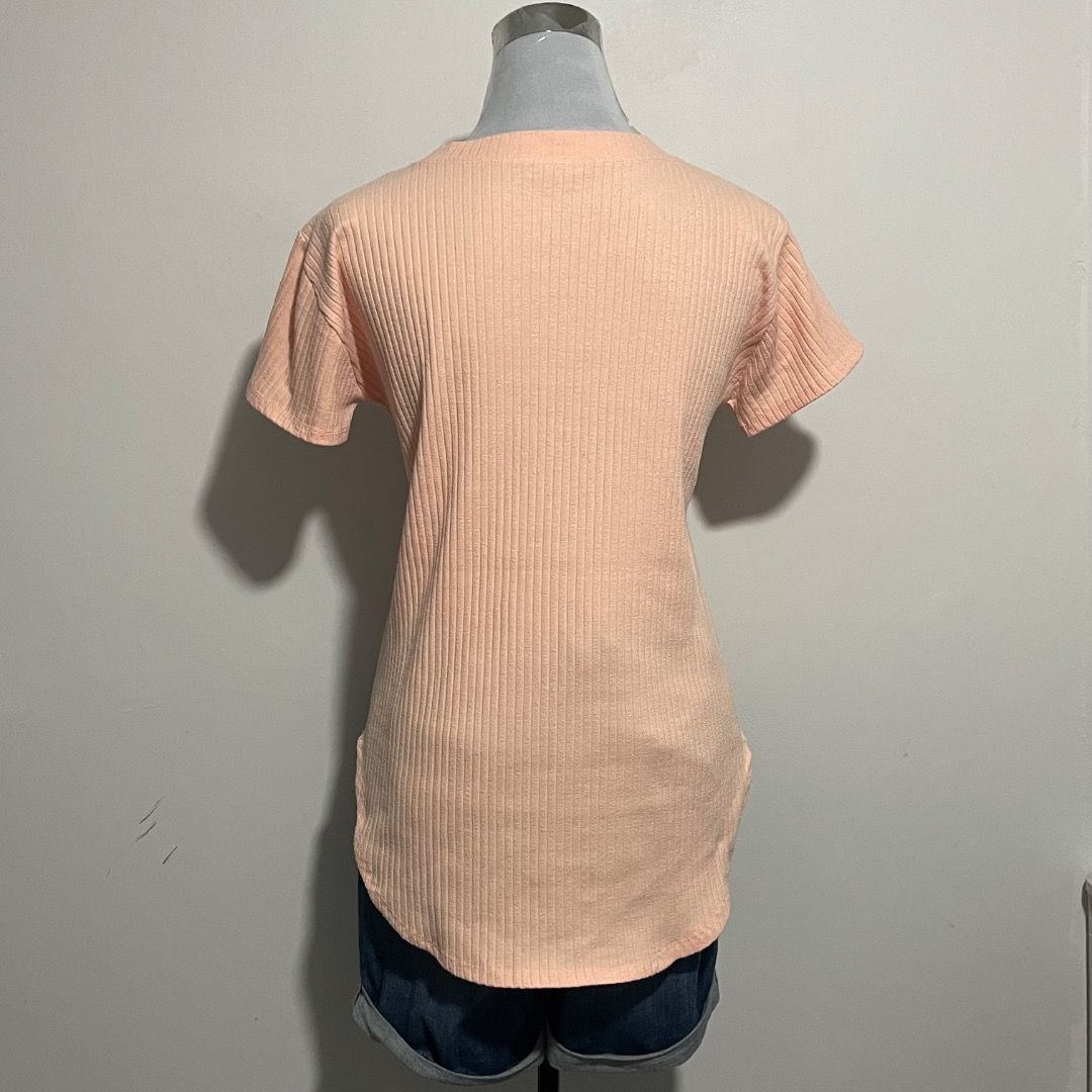 S-M Peach Shirt (Category: Shirts) located in Bacolor. Submitted by chicn_classy (Listing ID 1467749308, Image 2). Description: .