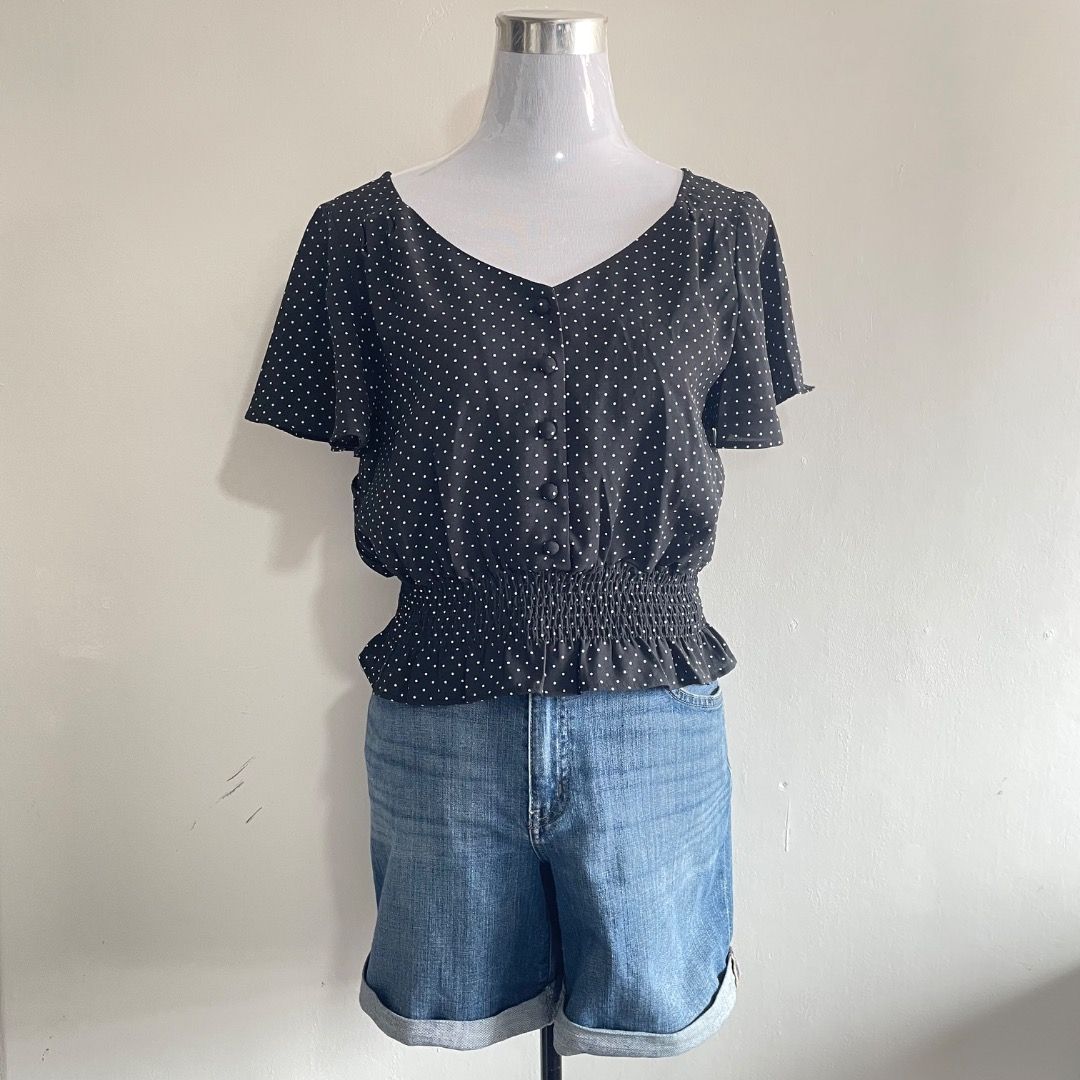 S-M Polka Classy Blouse (Category: Blouses) located in Bacolor. Submitted by chicn_classy (Listing ID 1467746582, Image 1). Description: .
