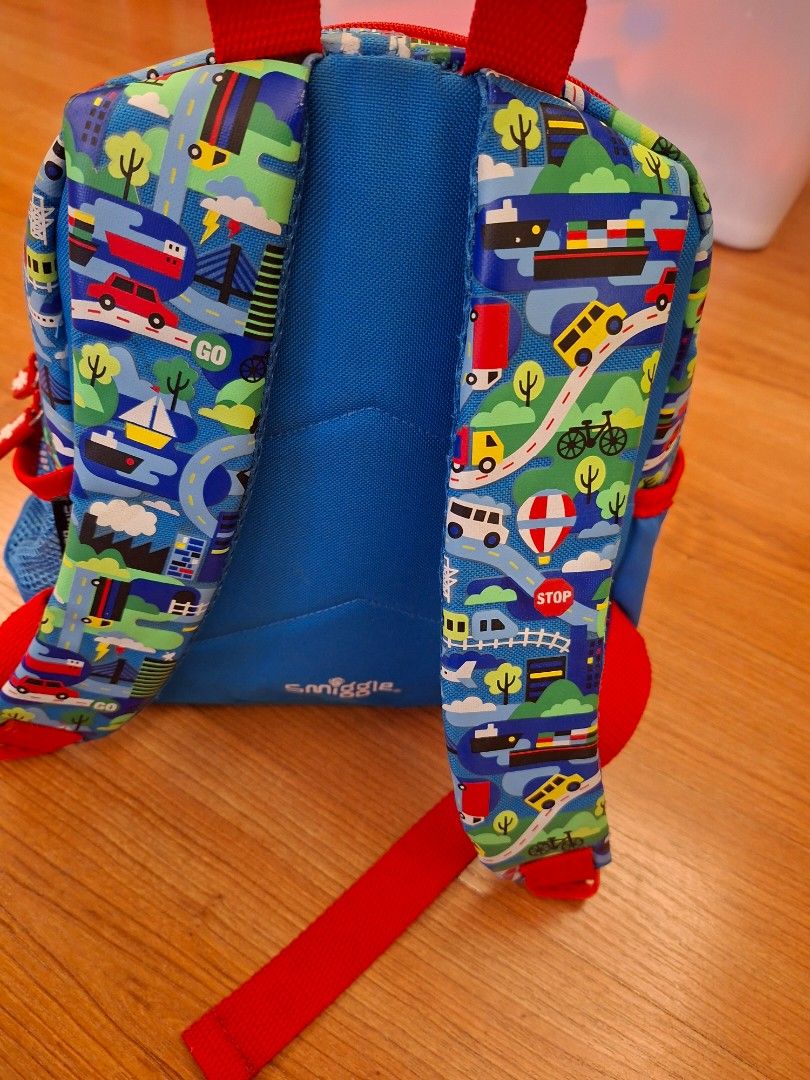 Smiggle backpack (1-3y/o) (Category: Other Babies Going Out Needs) located in Quezon City. Submitted by divinepsalm31 (Listing ID 1467613581, Image 2). Description: MOP: Gcash Location: QC.