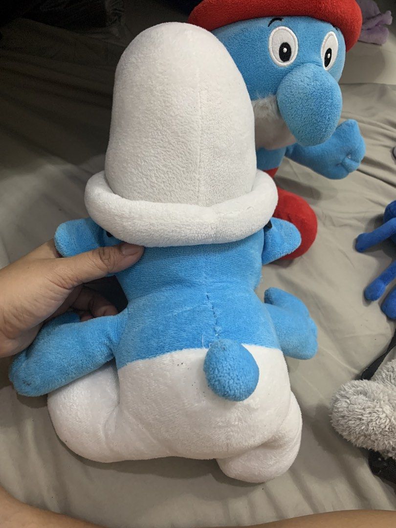 Smurf and papa smurf (Category: Plushies & Soft Toys) located in Caloocan City. Submitted by appleblossoms07 (Listing ID 1467731001, Image 3). Description: Apps st pouch # 3.