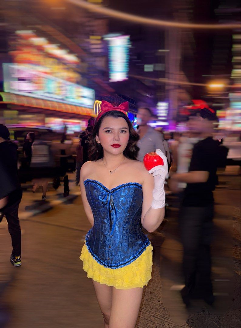 Snow White costume for RENT (Category: Dresses) located in Manila. Submitted by e.fashion.house (Listing ID 1467708550, Image 1). Description: For rent With skirt and corset, socks, gloves & hairband.
