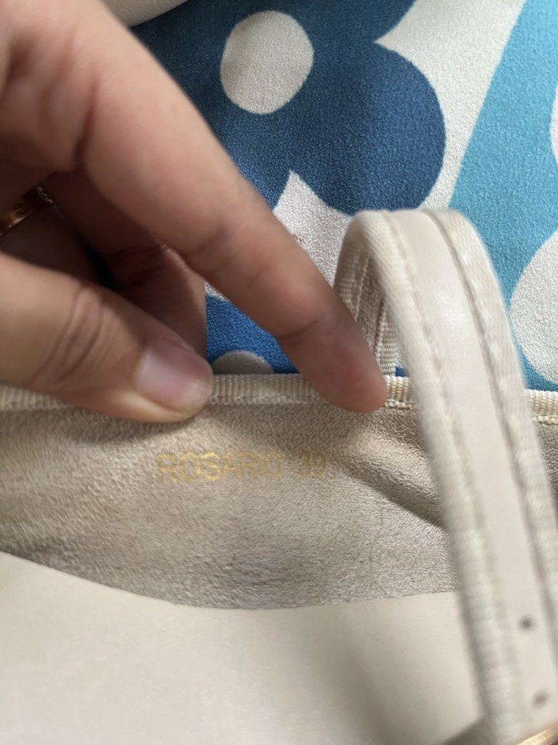 SoFab Flat Shoes (Cream) (Category: Flats & Sandals) located in Quezon City. Submitted by madwoman13 (Listing ID 1467639909, Image 3). Description: ✨ Minor Scratches ✨ Needs Cleaning/Wiping only ✨ Size 9 ✨ RFS: Decluttering.
