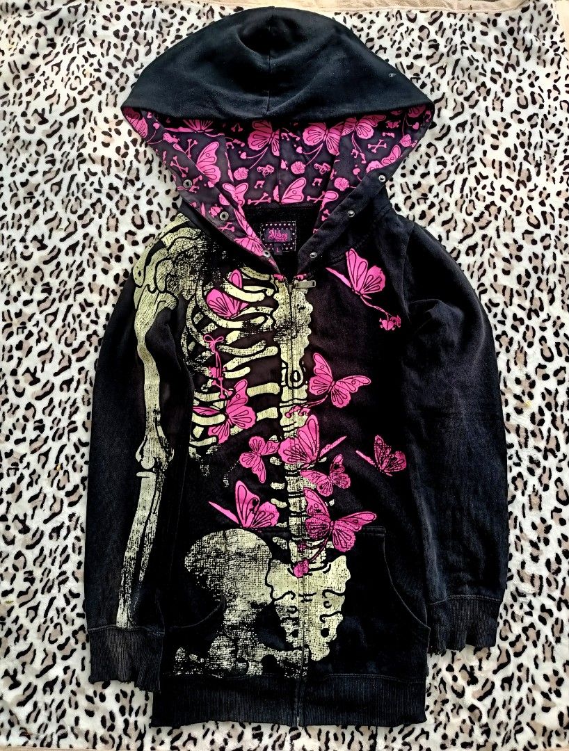 SOLD VIA EDIBS❌ (Category: Coats, Jackets and Outerwear) located in Los Banos. Submitted by nicot_nit (Listing ID 1467783376, Image 1). Description: ❌❌.