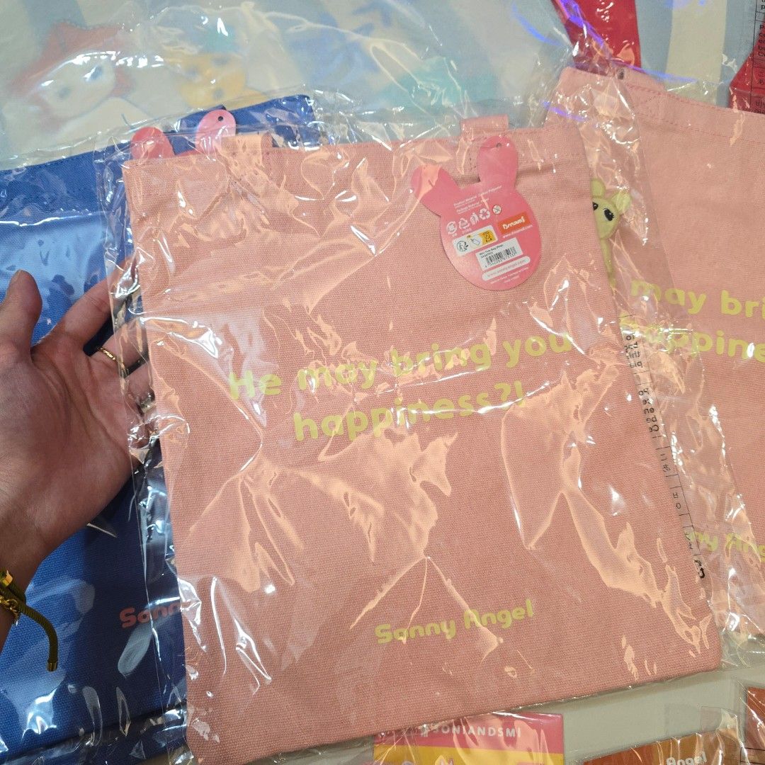 Sonny Angel Mini Tote Bag Pink (Category: Travel Essentials & Accessories) located in San Juan City. Submitted by jasonsshopee (Listing ID 1467691764, Image 1). Description: .