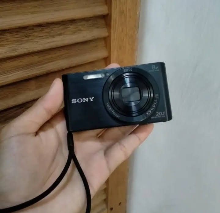 Sony cybershot DSC W 830 (Category: Cameras) located in Quezon City. Submitted by happymountain.da6b7f (Listing ID 1467818486, Image 2). Description: For Sale Sony Cybershot DSC W 830 No issues, no dents, no vignettes, no scratches. With complete accessories. 🌸 BATTERY 🌸 CHARGER 🌸 MEMORY CARD (64GB) 🌸 WRIST STRAP 🌸 CAMERA POUCH BAG 🍀 PRICE :5,000 ONLY. 🌈 SPECIFICATIONS : The Sony Cyber-shot DSC-W830 is an ultra-compact, budget-friendly poi