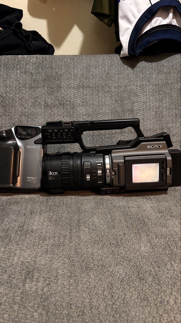 Sony Handycams (Category: Video Cameras) located in Caloocan City. Submitted by vonqii (Listing ID 1467762589, Image 2). Description: as is selling.