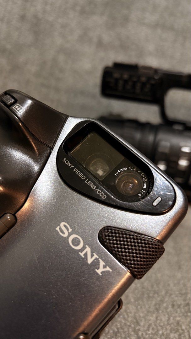 Sony Handycams (Category: Video Cameras) located in Caloocan City. Submitted by vonqii (Listing ID 1467762589, Image 3). Description: as is selling.