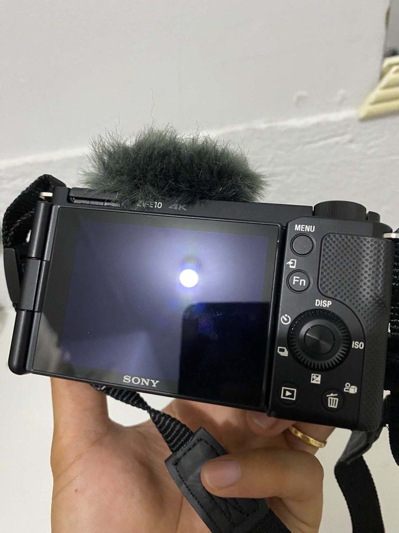 sony zv e10 (Category: Cameras) located in Manila. Submitted by oladippo (Listing ID 1467643934, Image 2). Description: no issue Good condition location manila.