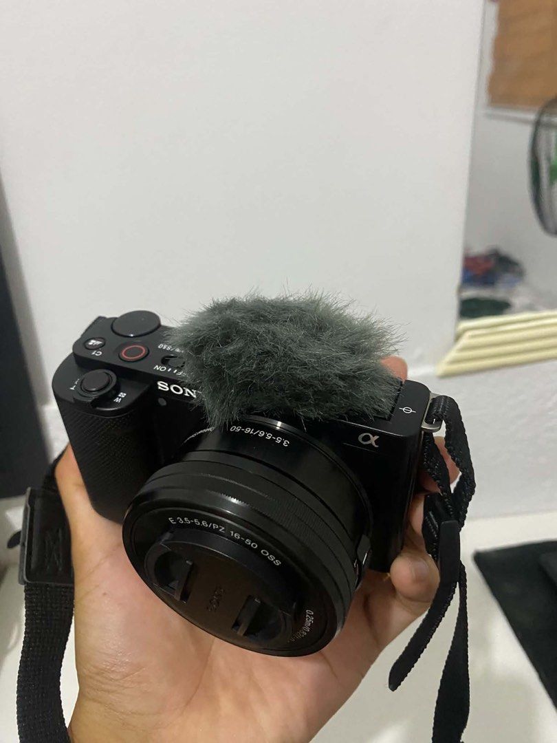 sony zv e10 (Category: Cameras) located in Manila. Submitted by oladippo (Listing ID 1467643934, Image 1). Description: no issue Good condition location manila.