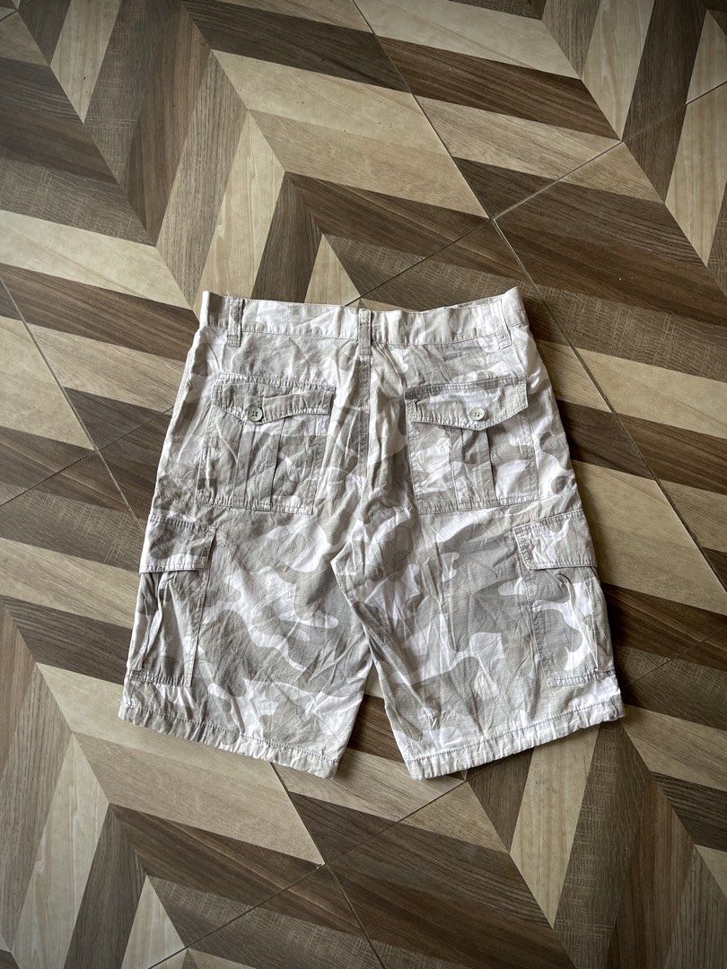South Pole Camou Jorts (Category: Shorts) located in Pagadian. Submitted by thrift.wrld (Listing ID 1467715077, Image 3). Description: ( South Pole Camou Jorts ) Dimensions: • Waist: 34 • Length: 22 • Thigh: 14 • Hem: 12 Drop Prices: • Mine: 600 + ₱9O shipping fee (sf) .