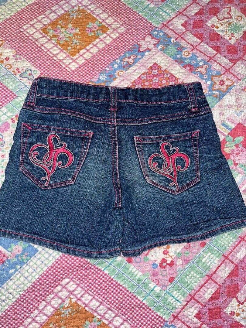 Southpole shorts with pink stitching 🪷 (Category: Shorts) located in Alburquerque. Submitted by kkuma77 (Listing ID 1467718566, Image 2). Description: Size: 24inc on medida ♡ 𝙿𝙷 𝚋𝚊𝚜𝚎𝚍 ♡ + 𝚜𝚑𝚒𝚙𝚙𝚒𝚗𝚐 𝚏𝚎𝚎 📦 ; 𝙹𝚗𝚝 𝚘𝚗𝚕𝚢 ⋆.˚ | 🫧 𝙿𝚊𝚢𝚖𝚎𝚗𝚝 𝚏𝚒𝚛𝚜𝚝 ✿︎.
