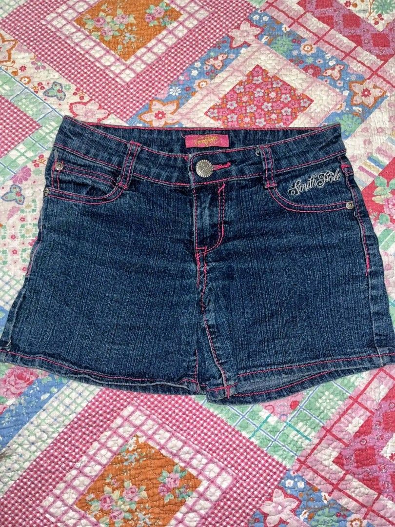 Southpole shorts with pink stitching 🪷 (Category: Shorts) located in Alburquerque. Submitted by kkuma77 (Listing ID 1467718566, Image 1). Description: Size: 24inc on medida ♡ 𝙿𝙷 𝚋𝚊𝚜𝚎𝚍 ♡ + 𝚜𝚑𝚒𝚙𝚙𝚒𝚗𝚐 𝚏𝚎𝚎 📦 ; 𝙹𝚗𝚝 𝚘𝚗𝚕𝚢 ⋆.˚ | 🫧 𝙿𝚊𝚢𝚖𝚎𝚗𝚝 𝚏𝚒𝚛𝚜𝚝 ✿︎.