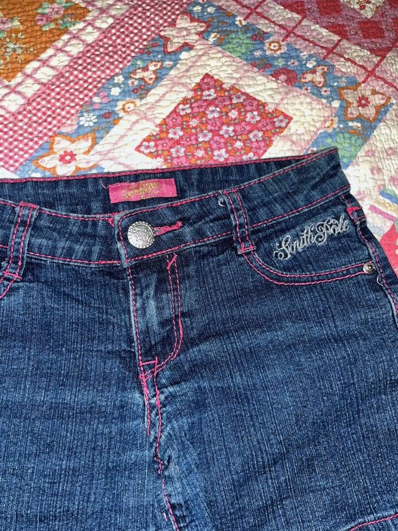 Southpole shorts with pink stitching 🪷 (Category: Shorts) located in Alburquerque. Submitted by kkuma77 (Listing ID 1467718566, Image 3). Description: Size: 24inc on medida ♡ 𝙿𝙷 𝚋𝚊𝚜𝚎𝚍 ♡ + 𝚜𝚑𝚒𝚙𝚙𝚒𝚗𝚐 𝚏𝚎𝚎 📦 ; 𝙹𝚗𝚝 𝚘𝚗𝚕𝚢 ⋆.˚ | 🫧 𝙿𝚊𝚢𝚖𝚎𝚗𝚝 𝚏𝚒𝚛𝚜𝚝 ✿︎.