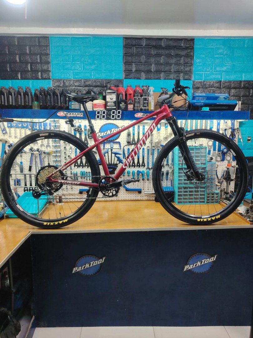 Specialized Chisel COMP HT (Category: Bicycles) located in Cainta. Submitted by sjb247 (Listing ID 1467744221, Image 3). Description: SPECIALIZED CHISEL COMP HT • Specialized Chisel Comp HT — 29er • SRAM GX Eagle Crankset — 1x • SRAM GX Eagle RD — 12-speed • SRAM GX Eagle Chain • SRAM DUB Bottom Bracket • SRAM Level Brakeset • RockShox Judy Fork — 100mm • TranzX Dropper Post • Integrated Handlebar • FSA Headset • Pro Stealth Carbon Saddle • Contr