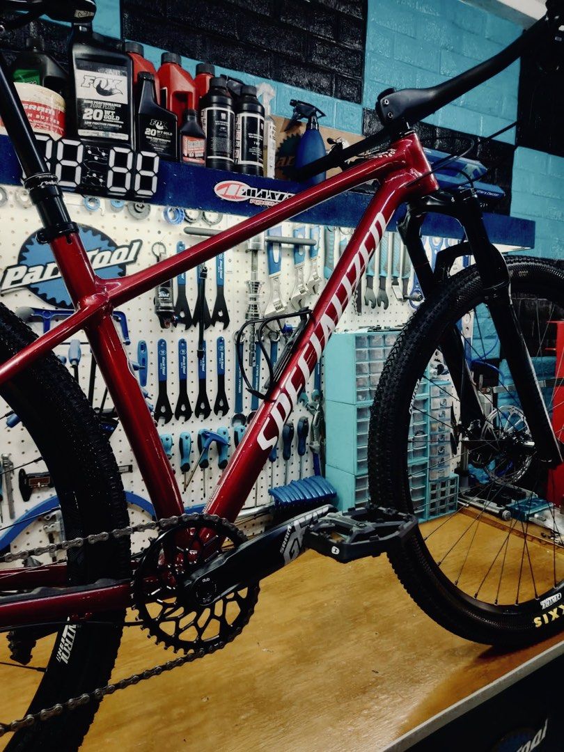 Specialized Chisel COMP HT (Category: Bicycles) located in Cainta. Submitted by sjb247 (Listing ID 1467744221, Image 2). Description: SPECIALIZED CHISEL COMP HT • Specialized Chisel Comp HT — 29er • SRAM GX Eagle Crankset — 1x • SRAM GX Eagle RD — 12-speed • SRAM GX Eagle Chain • SRAM DUB Bottom Bracket • SRAM Level Brakeset • RockShox Judy Fork — 100mm • TranzX Dropper Post • Integrated Handlebar • FSA Headset • Pro Stealth Carbon Saddle • Contr