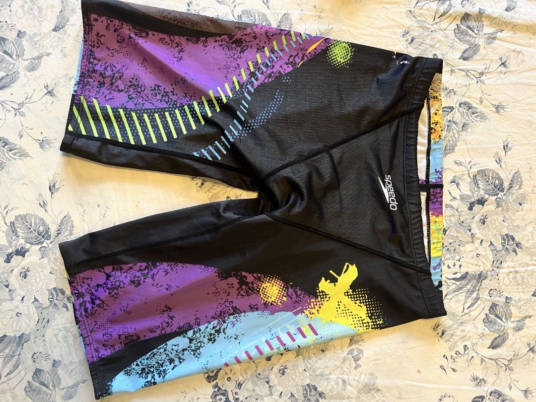 Speedo Swim Jammers Bundle (Category: Swim Trunks & Board Shorts) located in Tabaco. Submitted by edmarbron (Listing ID 1467792146, Image 2). Description: - Bundle of 3 Speedo men's jammer swim shorts Php1150 - Item 1: Multi-colored abstract print (Size 32) Php450 - Item 2: Black with yellow side stripes (Size 32) Php400 - Item 3: Solid black Speedo Endurance (Size 34) Php450 - Chlorine-resistant and durable material - Ideal for training, laps, a