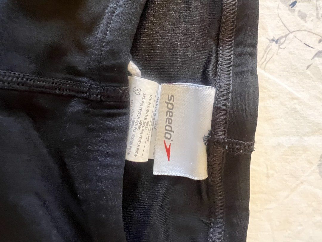 Speedo Swim Jammers Bundle (Category: Swim Trunks & Board Shorts) located in Tabaco. Submitted by edmarbron (Listing ID 1467792146, Image 3). Description: - Bundle of 3 Speedo men's jammer swim shorts Php1150 - Item 1: Multi-colored abstract print (Size 32) Php450 - Item 2: Black with yellow side stripes (Size 32) Php400 - Item 3: Solid black Speedo Endurance (Size 34) Php450 - Chlorine-resistant and durable material - Ideal for training, laps, a