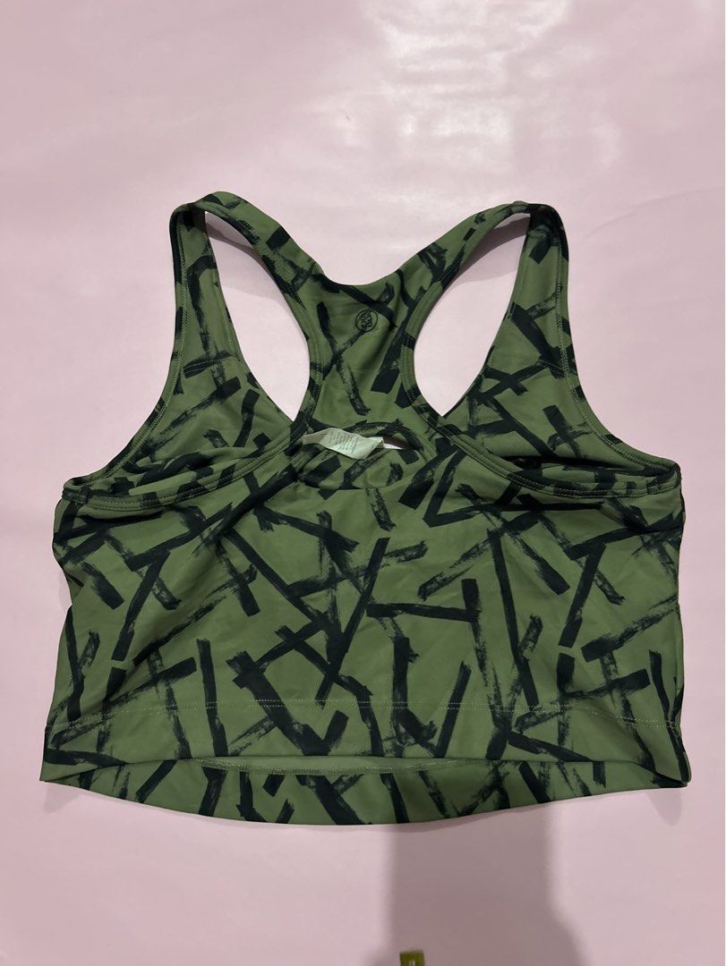 Sports Bra (Category: Activewear) located in Manila. Submitted by chen_clybelles (Listing ID 1467755744, Image 3). Description: No pads, with pad slots.