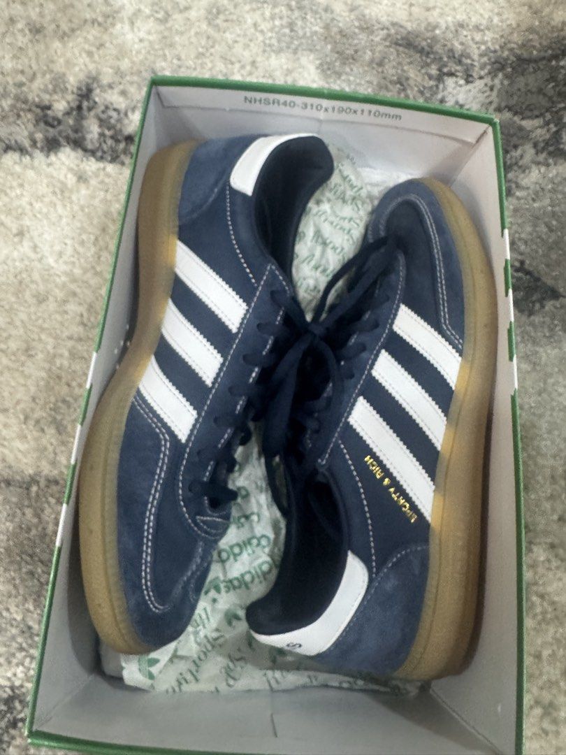 Sporty and rich Addidas (Category: Sneakers & Footwear) located in Makati City. Submitted by kirstenmuriel (Listing ID 1467728452, Image 1). Description: Good condition .