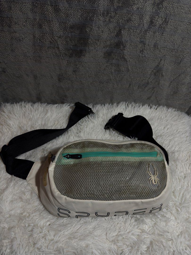 Spyder belt bag (Category: Belt bags, Clutches and Pouches) located in Cagayan de Oro. Submitted by akidomingo088 (Listing ID 1467603541, Image 3). Description: good condition no hiden flaws please check photos provided what you see what you get 🫶🏻.