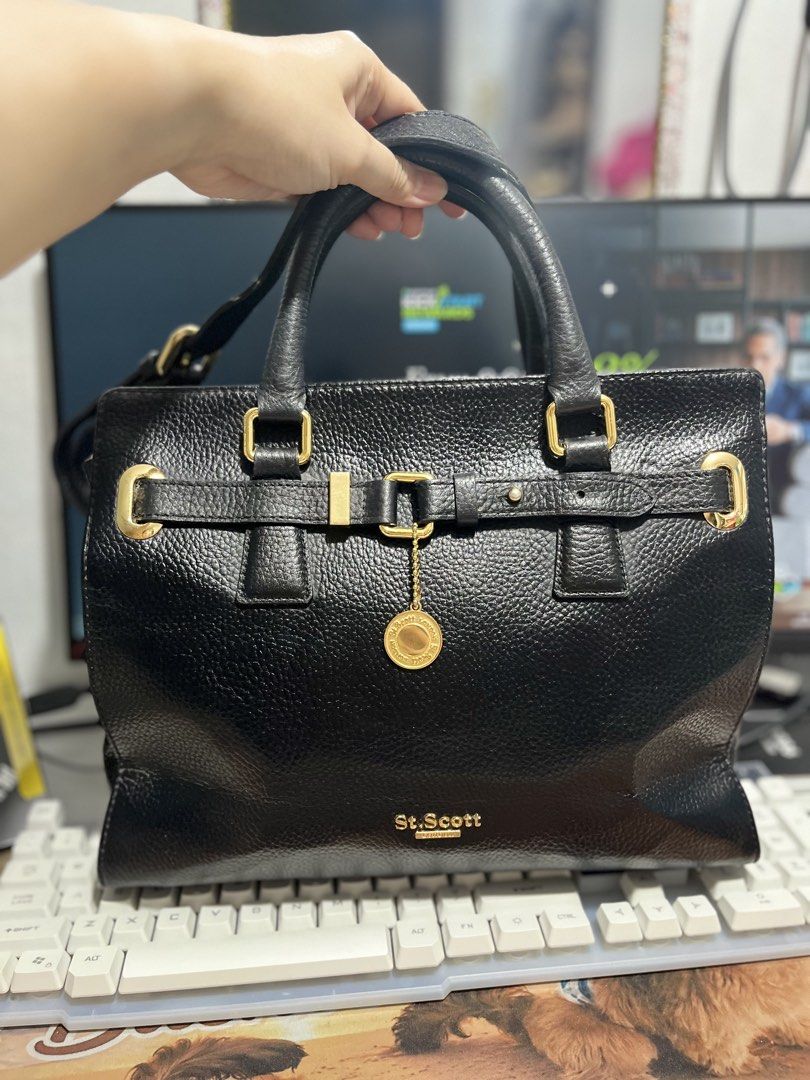ST. SCOTT 2N1 BAG (Category: Cross-body Bags) located in Quezon City. Submitted by okcaaai (Listing ID 1467675381, Image 1). Description: 👜 St. Scott 2N1 Bag ✨ Good as new ✨ Used only twice ✨ Gold hardware.
