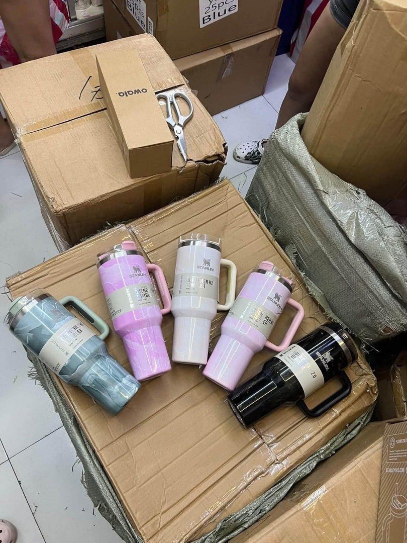 Stanley Tumbler 40oz (Category: Water Bottles & Tumblers) located in Quezon City. Submitted by coleen0 (Listing ID 1467665893, Image 2). Description: 100% MALL PULL OUT Inclusion: Box & Paper Bag.