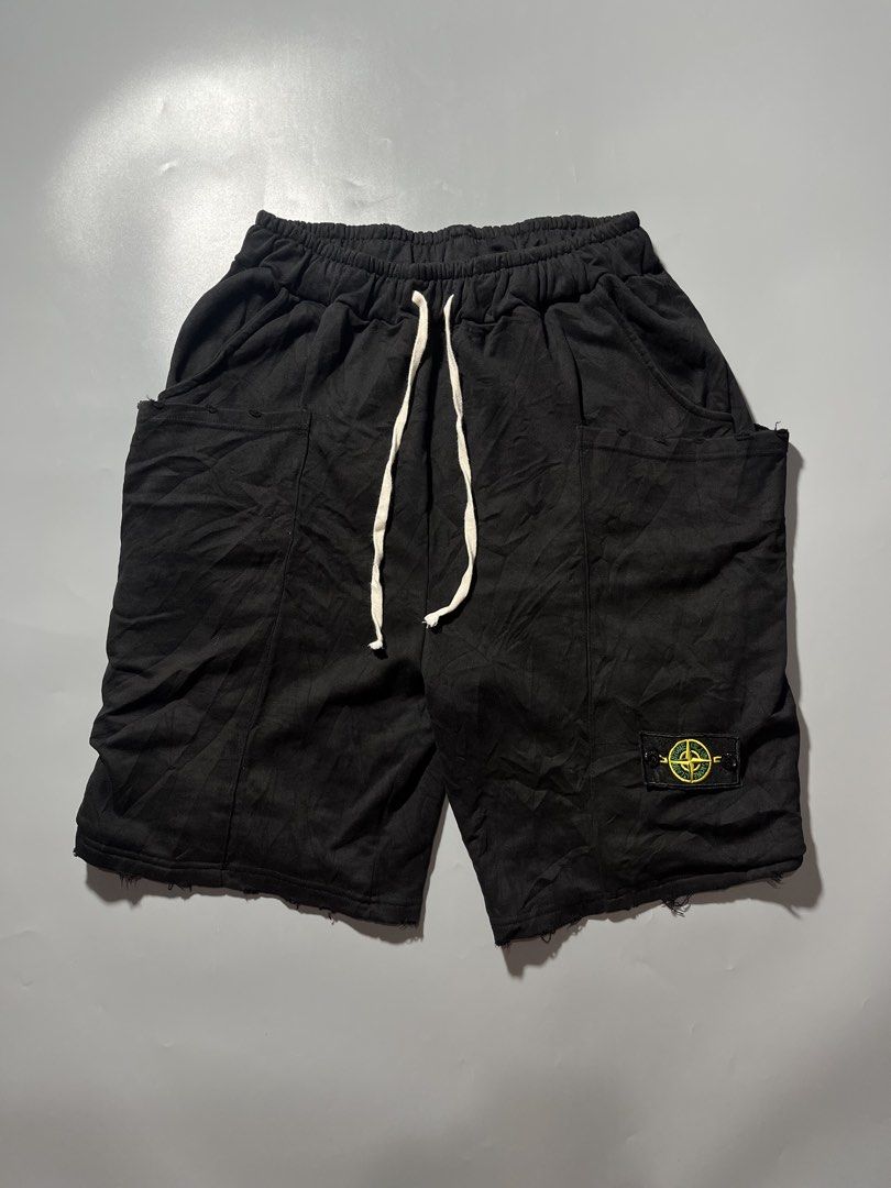 Stone Island Multi-Pocket Heavyweight Short (Category: Shorts) located in Quezon City. Submitted by metro_junkie.ph (Listing ID 1467713351, Image 1). Description: Stone Island Multi-Pocket Heavyweight Short Size Large on Tag Measurements: 30-34 Waist 24” Length 12.5” Leg Opening Excellent Condition All Detail Posted 780 + SF (or offer).