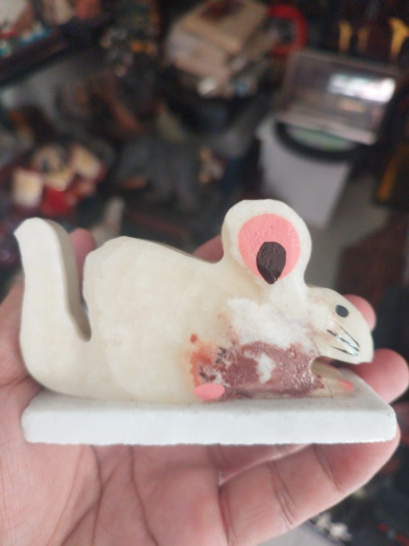 stone mouse figurine carved from a light-colored stone (Category: Vintage Collectibles) located in San Rafael. Submitted by jflshoppe1989 (Listing ID 1467671962, Image 2). Description: image shows a stone mouse figurine carved from a light-colored stone or alabaster/marble-like material, resting on a matching rectangular stone base.