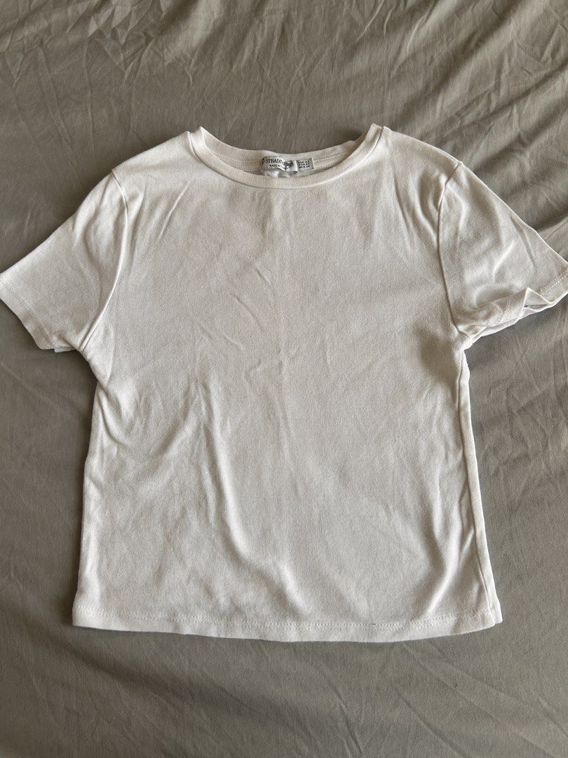stradivarius basic white cropped baby tee (Category: Shirts) located in Paranaque City. Submitted by rabbitfromahat (Listing ID 1467636165, Image 1). Description: basic soft cotton casual wear loose-fit baby tee.