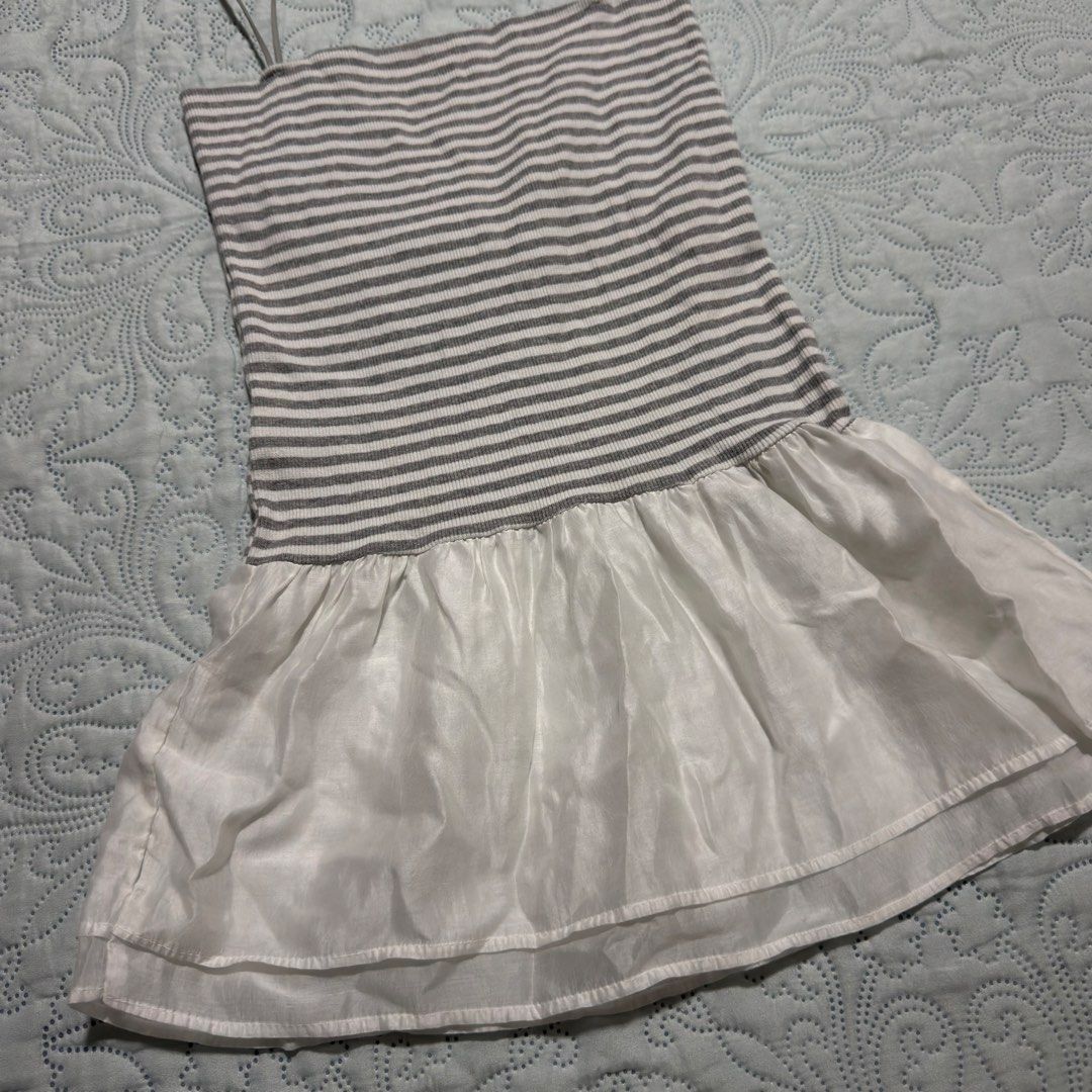 Stripped Peplum Top (Category: Sleeveless) located in Cebu City. Submitted by shopjillscloset (Listing ID 1467755344, Image 2). Description: - stretchy - fits s to m.