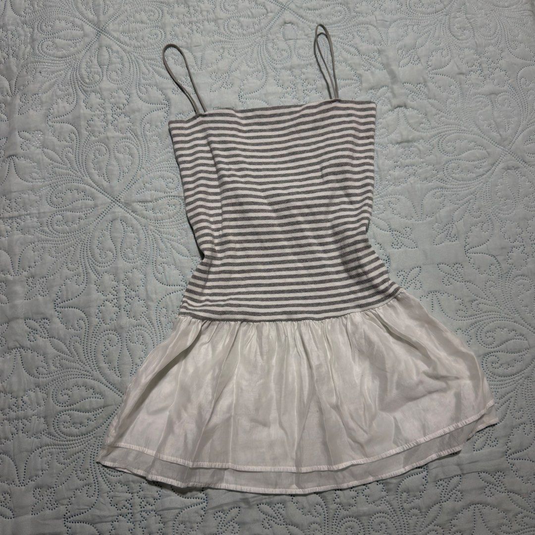 Stripped Peplum Top (Category: Sleeveless) located in Cebu City. Submitted by shopjillscloset (Listing ID 1467755344, Image 1). Description: - stretchy - fits s to m.
