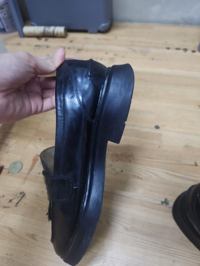 Stuart Weitzman Black Loafers (Category: Loafers) located in Bulacan. Submitted by pintarest (Listing ID 1467722873, Image 2). Description: Loafers just like what Taylor swift used to wear Made in Spain Not using anymore Can fit 24cm.