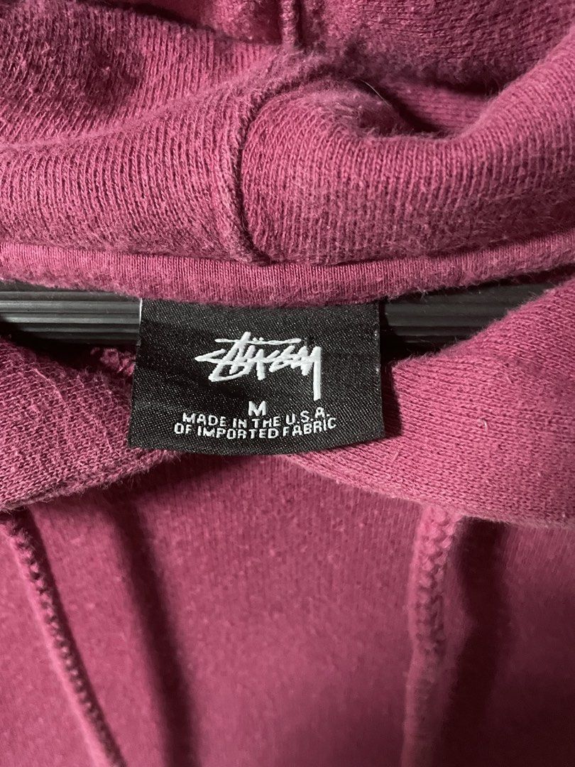 Stussy hoodie (Category: Activewear) located in Lipa City. Submitted by thriftpingssss (Listing ID 1467630267, Image 3). Description: 22x27 Issue: lints 8.5/10 overall condi.