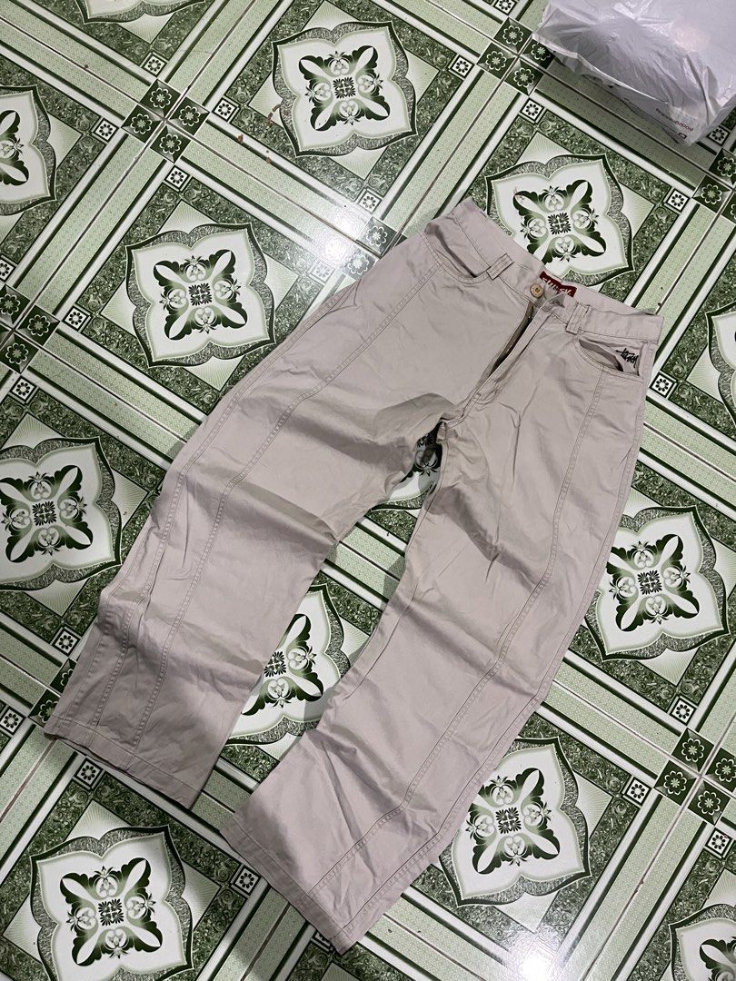 Stussy pants (Category: Luxury Apparel) located in San Jose del Monte. Submitted by _thriftysoy (Listing ID 1467618952, Image 1). Description: .