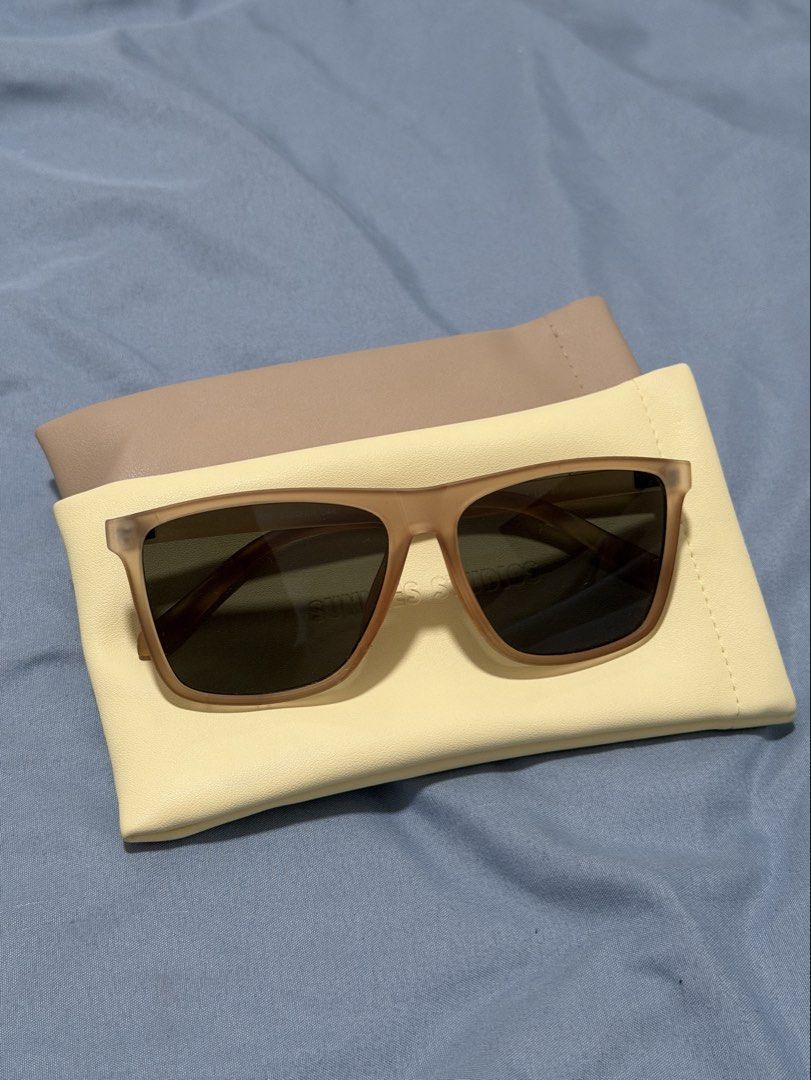 Sunnies Studios Griffin Sunglasses in Oak (Category: Sunglasses & Eyewear) located in Cavite. Submitted by mcxmcxmc (Listing ID 1467620199, Image 3). Description: - Brand: Sunnies Studios - Model & Color: Griffin in Oak - Lenses: Tinted for sunny days - Inclusions: Original yellow-colored pouch case Condition: Clean.