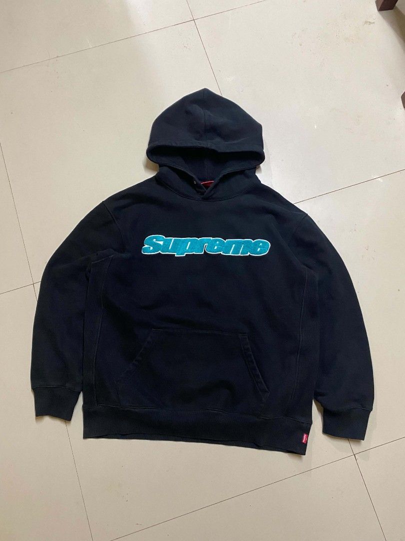 SUPREME CHENILLE LOGO HOODIE (Category: Coats, Jackets and Outerwear) located in Cabagan. Submitted by kiane10 (Listing ID 1467720864, Image 1). Description: .