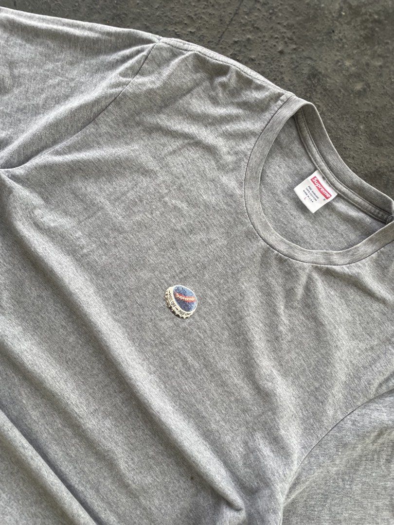 Supreme Shirt (Category: Tshirts & Polo Shirts ) located in Manila. Submitted by mr.daco (Listing ID 1467647388, Image 2). Description: Dimes:21x27 No issue Good condition Ready to wear .