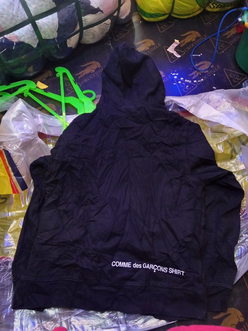 Supreme x cdg (Category: Hoodies) located in Manila. Submitted by tcbukay_zxc25 (Listing ID 1467669911, Image 2). Description: supreme x cdg makapal tela size xl good condition.