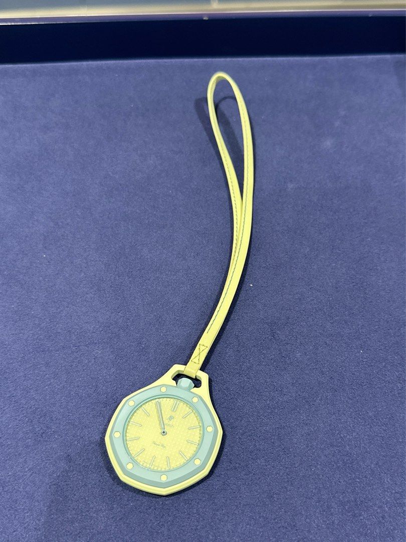 Swatch Royal Pop Blaue Acht (Category: Men's Watches) located in Paranaque City. Submitted by elenyuloque (Listing ID 1467649190, Image 1). Description: - Brand: Swatch - Model: Royal Pop Blaue Acht pocket watch - Design: Unique octagonal case - Inclusions: Original white packaging box with paper bag.