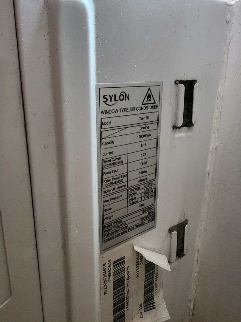 Sylon window type Aircon full inverter 1hp (Category: Air Conditioning and Heating) located in Manila. Submitted by rizzendirecto (Listing ID 1467699014, Image 2). Description: for sale no issue gagamitin nlng 4months old lang ngmet benta na kc nka split type npo. sa condo. pm me tnx or call me.