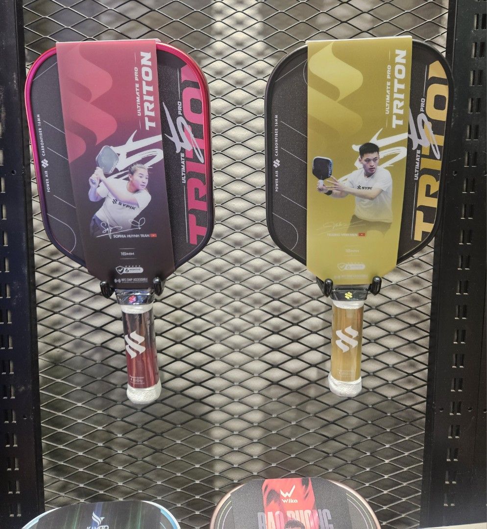 Sypik Ultimate Pro Triton Pickleball Paddle (Category: Racket and Ball Sports) located in Taguig. Submitted by gracecdb (Listing ID 1467651087, Image 1). Description: Vietname pasabuy ETA OCT 20 Accepting orders until Oct 19 only 100% original or your money back - Model: Sypik Ultimate Pro Triton Pickleball Paddle - Build: 16mm power air carbon fiber construction for maximum durability and performance - Spin & Control: High-performance surface de