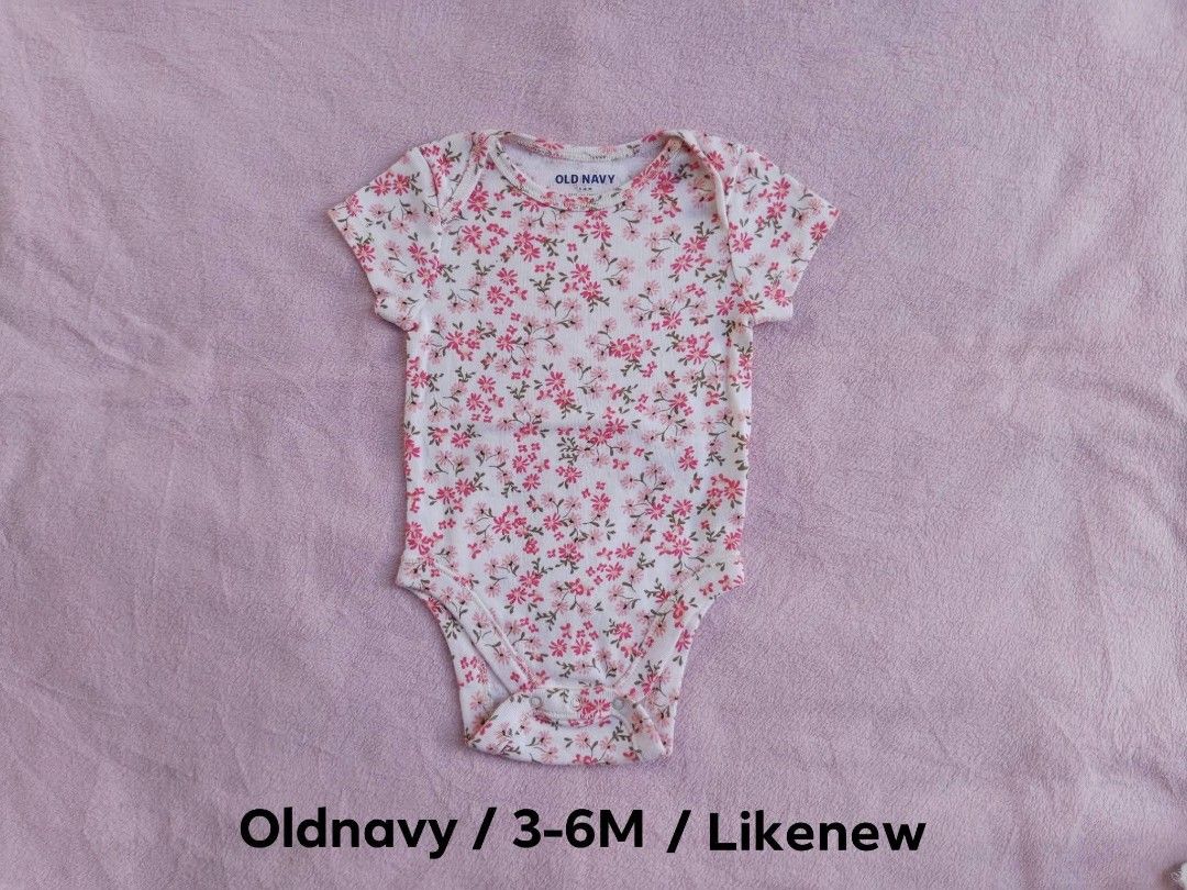 TAKE ALL / OLD NAVY 0-3M (Category: Babies & Kids Fashion) located in Sipocot. Submitted by mszari (Listing ID 1467704421, Image 3). Description: 🎀 OLD NAVY BUNDLE — 3 PIECES 🎀 Brand: Old Navy Sizes: 0-3M & 3-6M Condition: Likely New to Brand New ✨ 💙 Blue gingham ruffle top 🌼 Beautiful floral dress — BNEW! 🌸 Dainty floral onesie All lightweight, comfy & perfect for daily wear or special occasions! 😍 🏷️ BUNDLE PRICE: ₱280 for ALL 3! 📍 Base