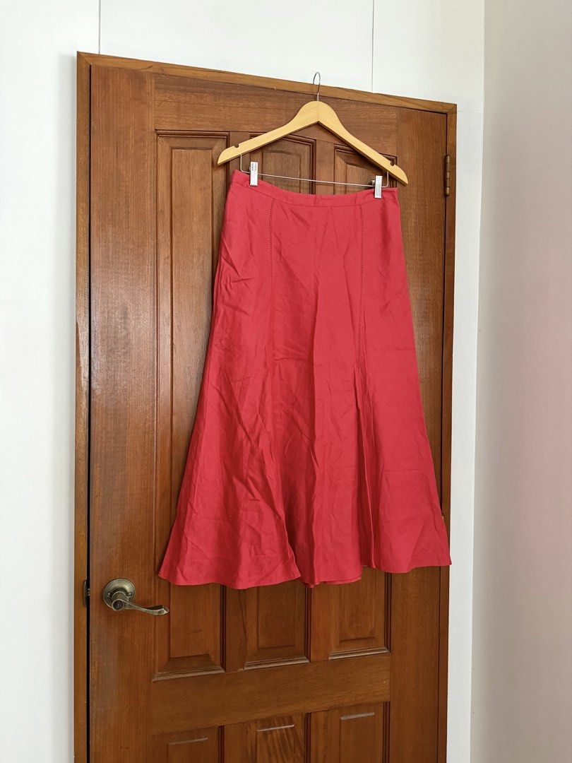 [TAKE ALL] Linen Midi Skirts (Category: Skirts) located in Paranaque City. Submitted by consciouscleanout (Listing ID 1467214461, Image 1). Description: Take all for 1,200. No when worn photos Red Linen - Brand: Sussan - Fits waist 29-30 - Length 35 in. Black Linen - Brand: Lily Loves - AU 10 / US 6 on tag, best fits 28-30 - Length 33 in. Green Linen - Brand: Mint Vanilla - AU 10 / US 6, best fits 28-30 - Length 35 in..