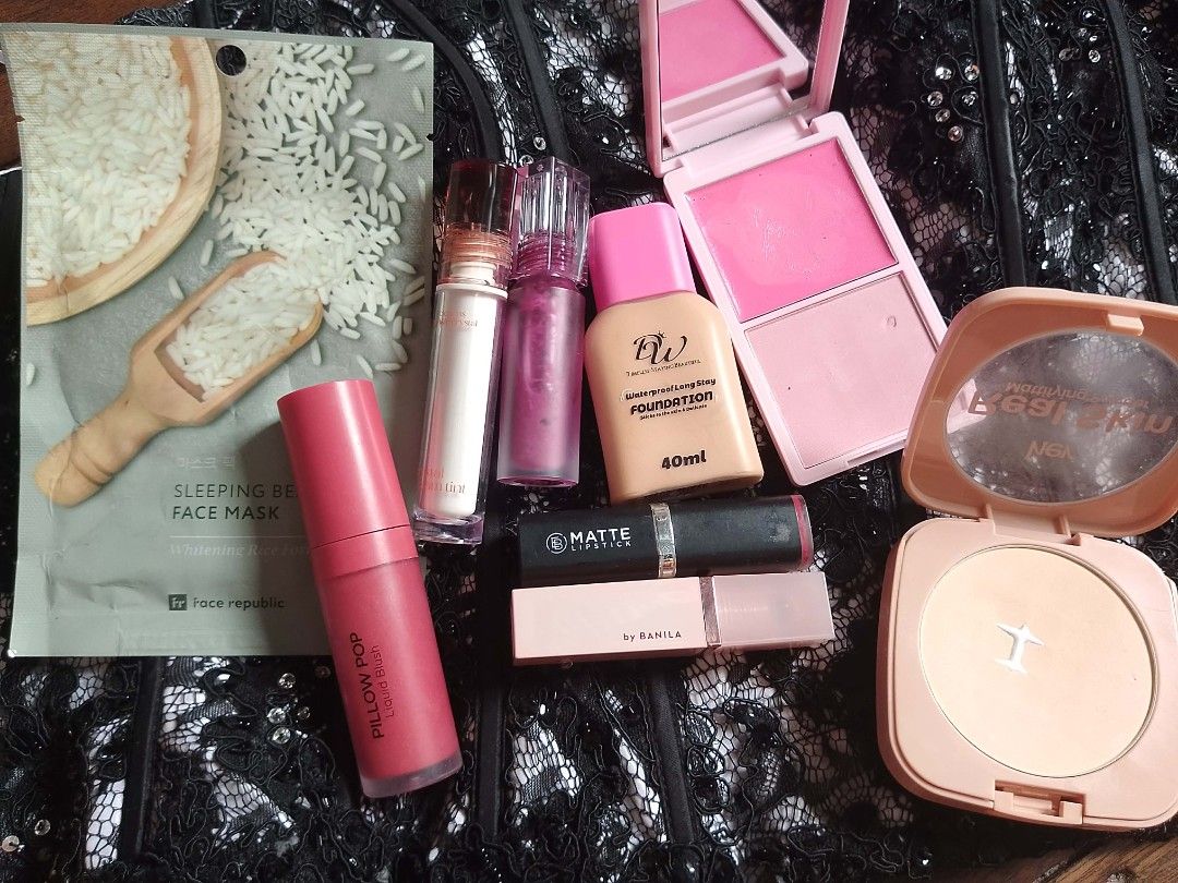Take All Set (Category: Makeup) located in Bacoor. Submitted by declutterbyb_69 (Listing ID 1467627901, Image 2). Description: Naswatch lang maliban sa Face Powder - Sanitized already.