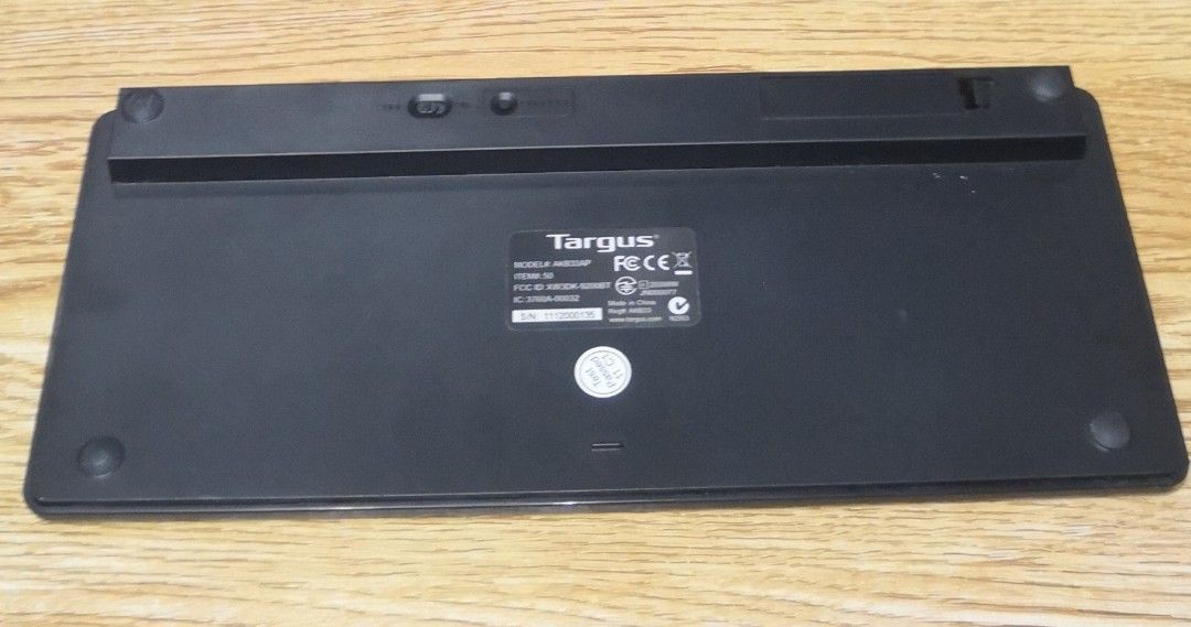 Targus Wireless Keyboard – Compact (Category: Computer Keyboard) located in Pasig City. Submitted by tagkaro (Listing ID 1467691062, Image 2). Description: Targus Wireless Keyboard – Compact Compact Targus keyboard, black color. Complete keyboard unit with power switch sa likod. Suitable for computer and compatible devices, depende sa connection. Condition: Secondhand Brand: Targus Color: Black Layout: QWERTY Included: Keyboard only, based sa ava
