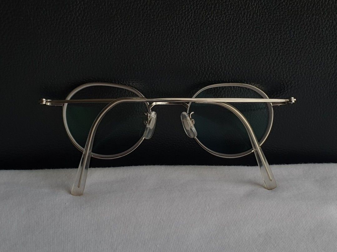 t.elet Beta Titanium Eyeglass Frame (Category: Sunglasses & Eyewear) located in Quezon City. Submitted by WasalakTwo (Listing ID 1467744992, Image 2). Description: Bought in Korea Durable and high quality Ultra lightweight frame Excellent condition Clean and presentable Lens are graded, but replaceable Open for delivery nationwide Front Width 13cm Front Height 4cm.